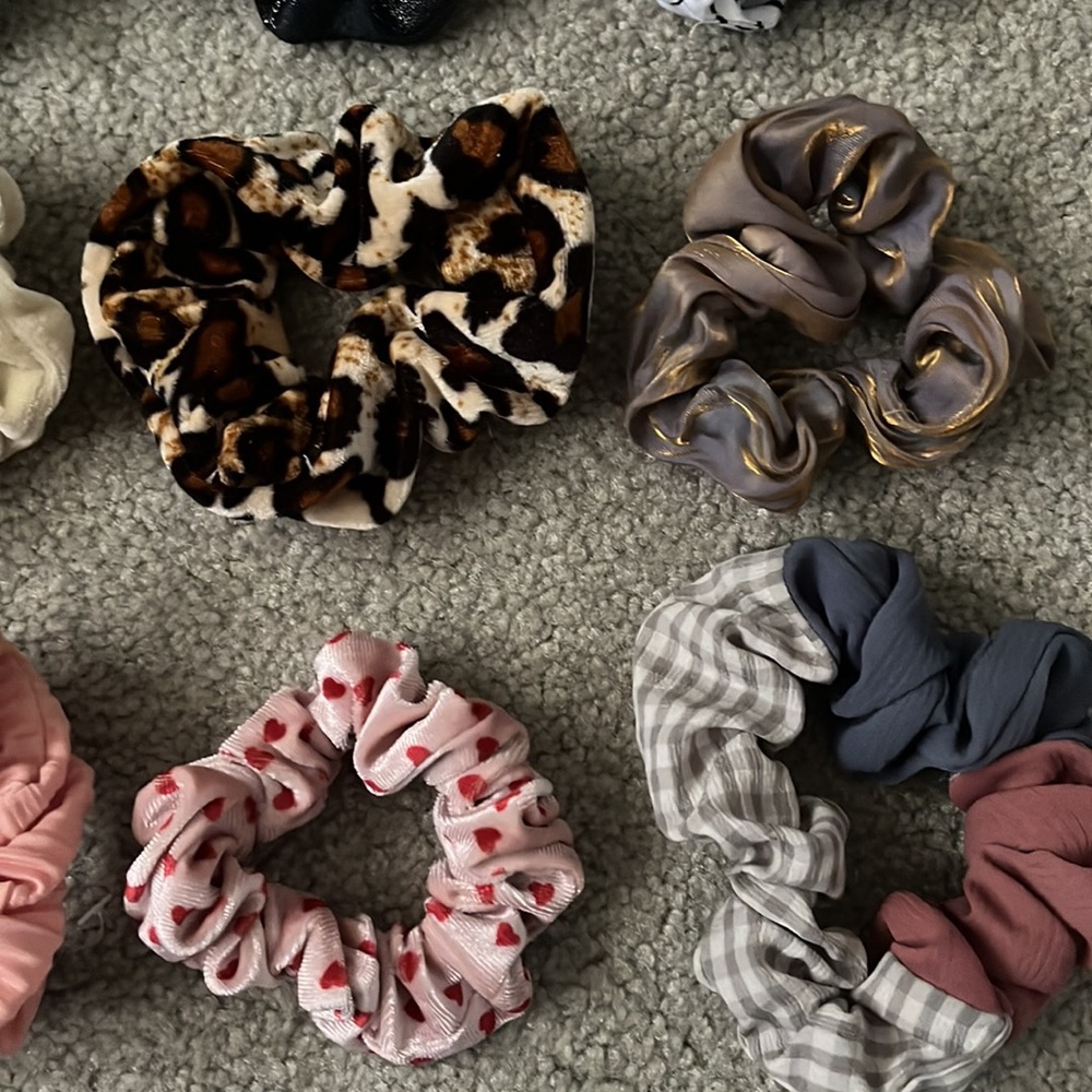 Scrunchie bundle!! - Picture 3 of 5